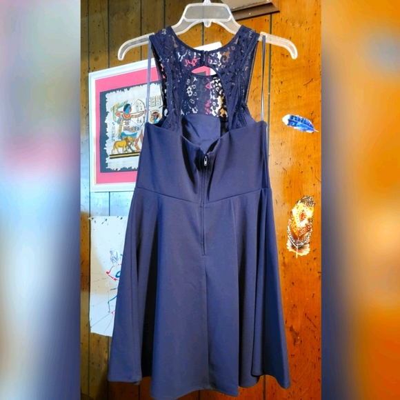 Navy Lace Detail Cocktail Dress Size 9 Juniors - Picture 3 of 4